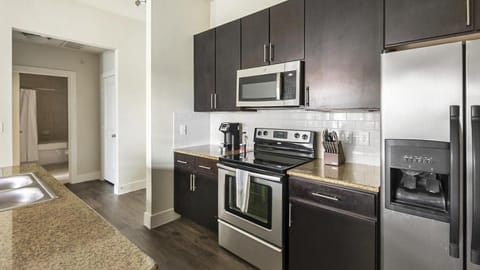 Landing Modern Apartment with Amazing Amenities (ID1271X757) Apartment in Nassau Bay