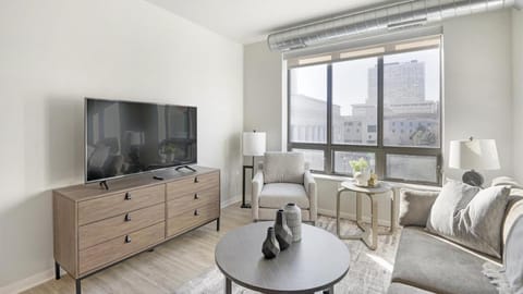 Landing Modern Apartment with Amazing Amenities (ID1231X251) Apartment in Maplewood