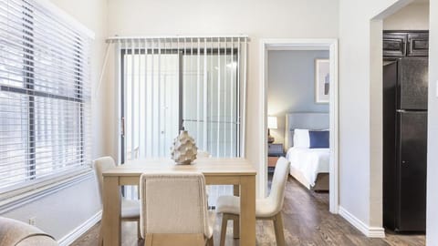 Landing Modern Apartment with Amazing Amenities (ID8532X91) Apartment in Austin