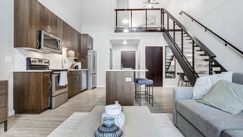 Landing Modern Apartment with Amazing Amenities (ID1182X212) Apartment in Maplewood