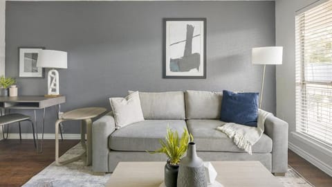 Landing Modern Apartment with Amazing Amenities (ID1243X397) Apartment in Baytown