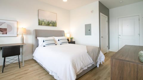 Landing Modern Apartment with Amazing Amenities (ID7158X72) Apartment in Blue Ash