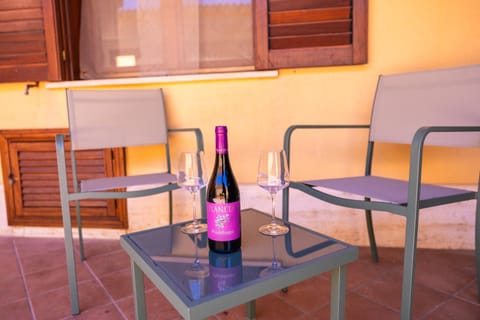 Seating area, Drinks