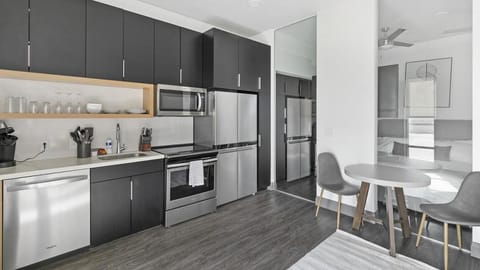 Landing Modern Apartment with Amazing Amenities (ID1381X631) Apartment in The Colony
