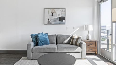 Landing Modern Apartment with Amazing Amenities (ID1381X631) Apartment in The Colony