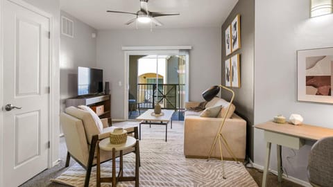 Landing - Modern Apartment with Amazing Amenities (ID8166X52) Apartment in Tortolita