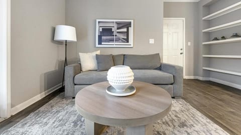 Landing - Modern Apartment with Amazing Amenities (ID7904X41) Apartment in Germantown