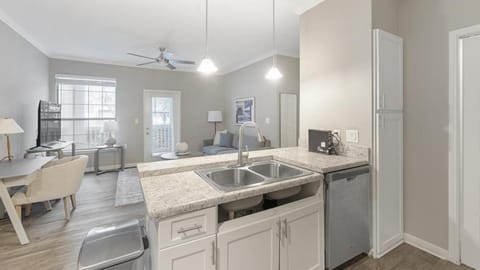 Landing - Modern Apartment with Amazing Amenities (ID7904X41) Apartment in Germantown