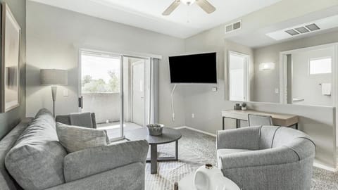 Landing - Modern Apartment with Amazing Amenities (ID7329X53) Apartment in Marana