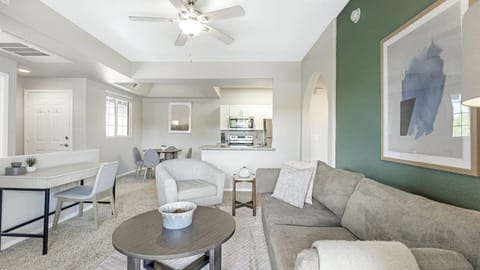 Landing - Modern Apartment with Amazing Amenities (ID7329X53) Apartment in Marana