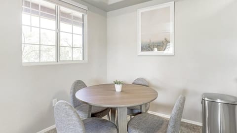 Landing - Modern Apartment with Amazing Amenities (ID7329X53) Apartment in Marana