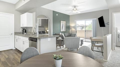 Landing - Modern Apartment with Amazing Amenities (ID7329X53) Apartment in Marana