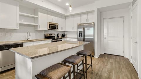 Landing - Modern Apartment with Amazing Amenities (ID8612X67) Apartment in North Fort Myers