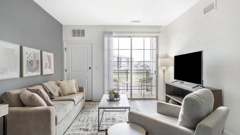 Landing - Modern Apartment with Amazing Amenities (ID8724X92) Apartment in Lombard