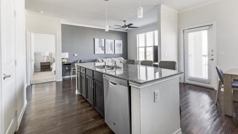 Landing - Modern Apartment with Amazing Amenities (ID1186X009) Apartment in Burleson