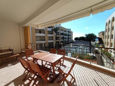 Property building, View (from property/room), Balcony/Terrace