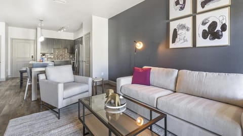 Landing - Modern Apartment with Amazing Amenities (ID1215X775) Apartment in Burleson