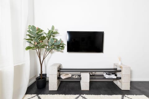 Communal lounge/ TV room, TV and multimedia