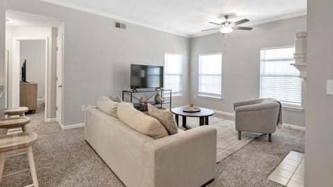 Landing - Modern Apartment with Amazing Amenities (ID8622X86) Apartment in Collierville