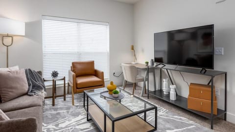 Landing Modern Apartment with Amazing Amenities (ID7297X32) Apartment in Upper Arlington
