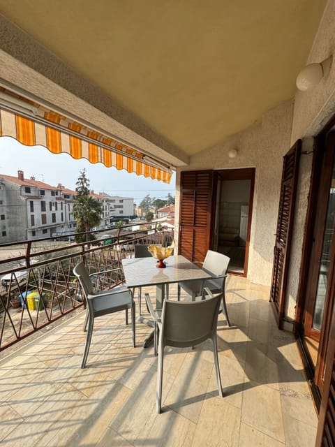 Day, View (from property/room), Balcony/Terrace, Seating area