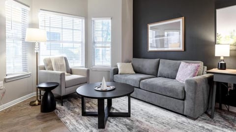 Landing - Modern Apartment with Amazing Amenities (ID7659X35) Apartment in South Congress