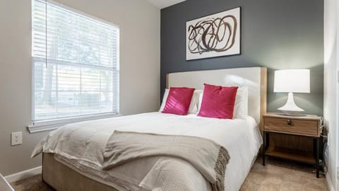 Landing - Modern Apartment with Amazing Amenities (ID7659X35) Apartment in South Congress