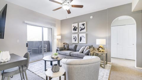 Landing - Modern Apartment with Amazing Amenities (ID9503X29) Apartment in Marana