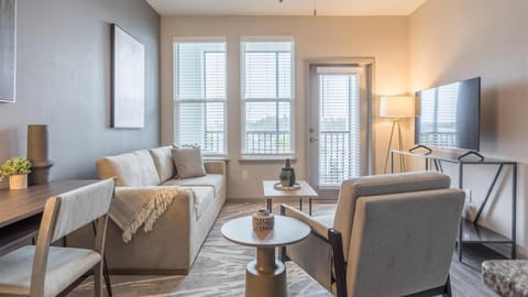 Landing - Modern Apartment with Amazing Amenities (ID8375X72) Apartment in Jacksonville