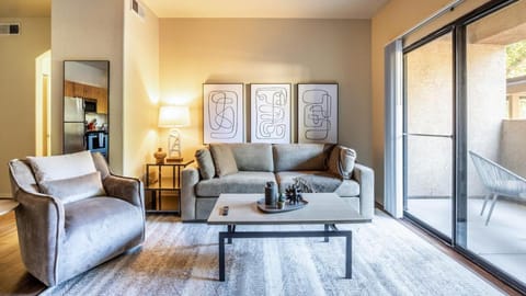 Landing - Modern Apartment with Amazing Amenities (ID7763X83) Apartment in Avondale