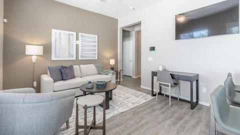 Landing - Modern Apartment with Amazing Amenities (ID7319X89) Apartment in Litchfield Park