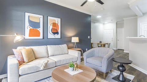 Landing - Modern Apartment with Amazing Amenities (ID9398X92) Apartment in Lewisville