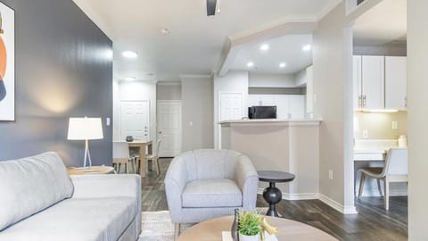 Landing - Modern Apartment with Amazing Amenities (ID9398X92) Apartment in Lewisville