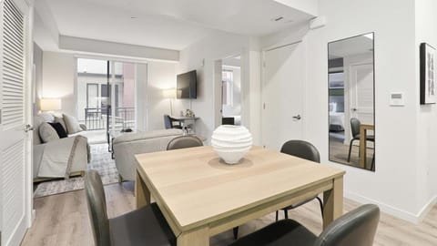 Landing - Modern Apartment with Amazing Amenities (ID7668X57) Apartment in Alameda