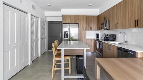 Landing - Modern Apartment with Amazing Amenities (ID1398X006) Apartment in Dania Beach