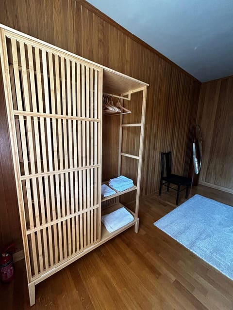 Bedroom, towels, wardrobe