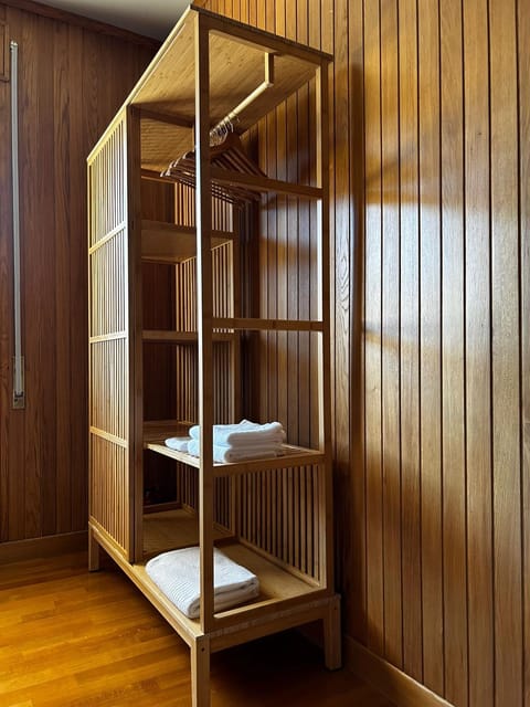 Bedroom, towels, wardrobe