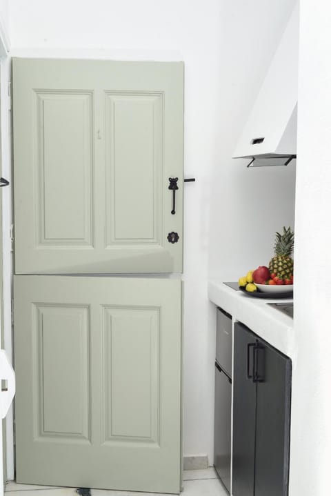 Aegean White Aparts Apartment in Naxos, Naxos and Lesser Cyclades, Greece