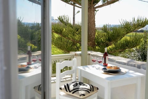 Aegean White Aparts Apartment in Naxos, Naxos and Lesser Cyclades, Greece