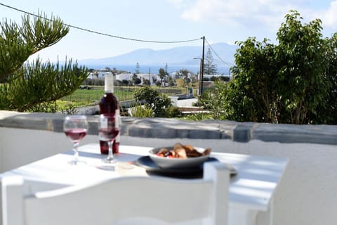 Aegean White Aparts Apartment in Naxos, Naxos and Lesser Cyclades, Greece