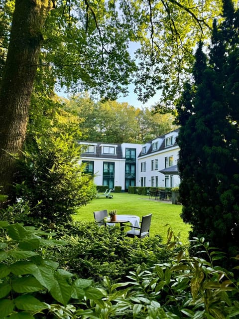 Property building, Day, Natural landscape, Summer, Garden, Balcony/Terrace, On site, Seasons, furniture