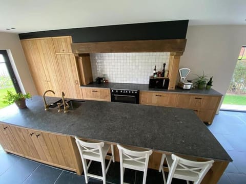 Kitchen or kitchenette, Kitchen or kitchenette, minibar, pet friendly, stove