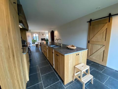 Kitchen or kitchenette, Kitchen or kitchenette