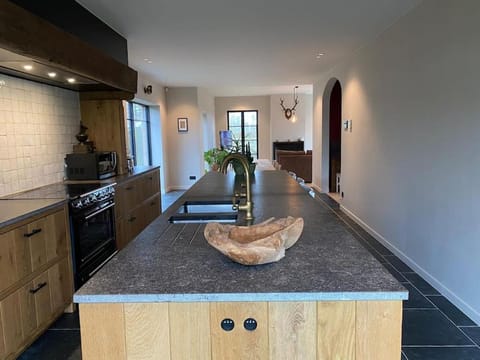 Kitchen or kitchenette, Kitchen or kitchenette, pet friendly, stove