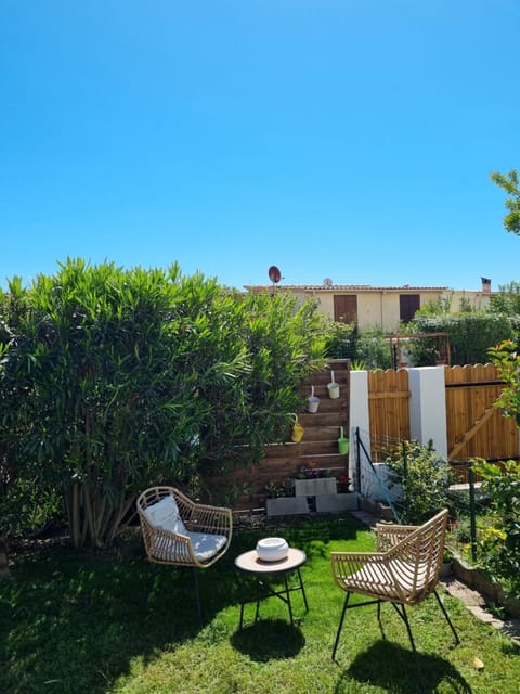 Villa les pieds dans l'eau résidence calme House in Poggio-Mezzana