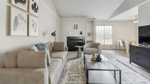 Landing - Modern Apartment with Amazing Amenities (ID1231X643) Apartment in Arlington