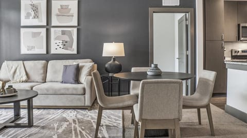 Landing - Modern Apartment with Amazing Amenities (ID9684X09) Apartment in Lake Lanier