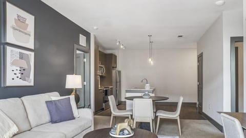 Landing - Modern Apartment with Amazing Amenities (ID9684X09) Apartment in Lake Lanier