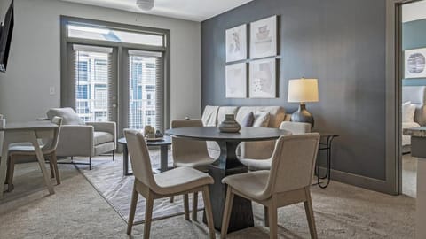 Landing - Modern Apartment with Amazing Amenities (ID9684X09) Apartment in Lake Lanier