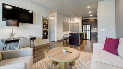 Landing - Modern Apartment with Amazing Amenities (ID9160X14) Apartment in Denton